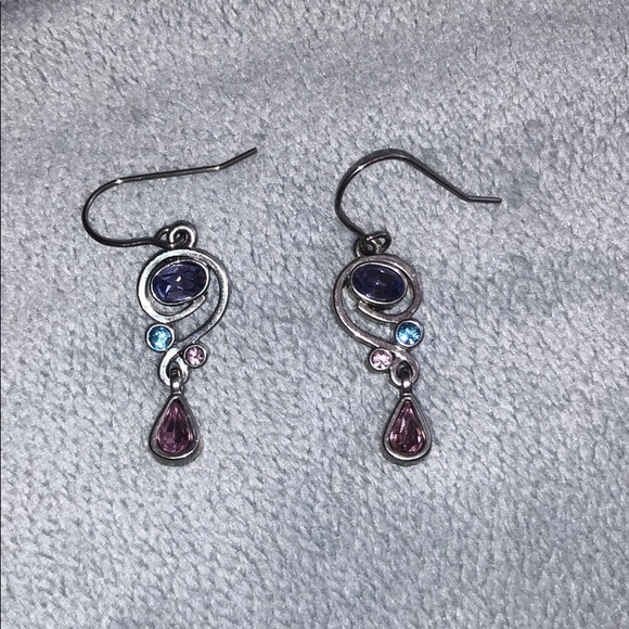 Dangle earrings - Picture 1 of 2
